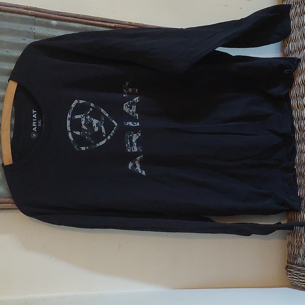 Ariat Logo Long Sleeve Tee - Picture 8 of 9